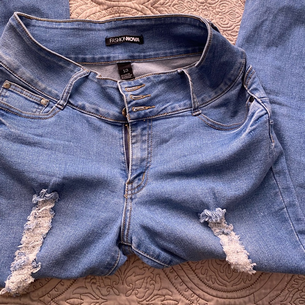 Fashion Nova Jeans ,worn no stains or holes ,size 13